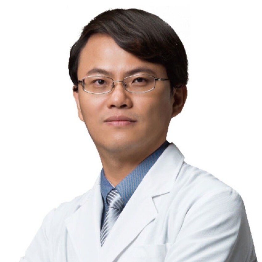 顏崇文 醫師